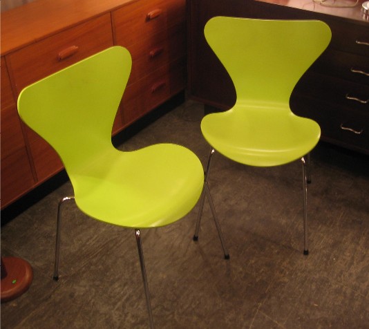 Arne Jacobsen Series 7 Chairs