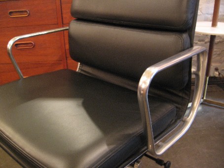 Eames Soft Pad Management Chair by Herman Miller