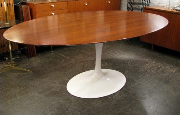 Saarinen Walnut Top Oval Tulip Dining Table from Knoll