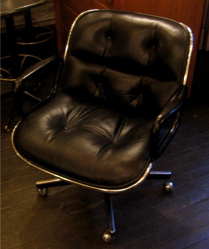 Pollack Executive Arm Chair by Knoll in Black Leather