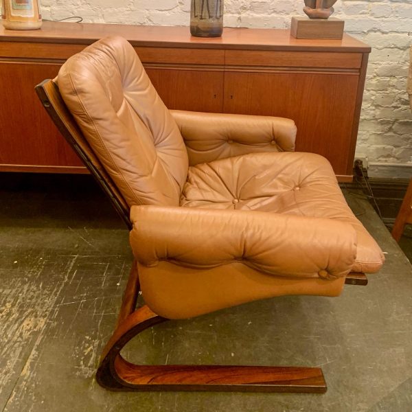 Leather & Rosewood Cantilevered Lounge Chair by Ingmar Relling