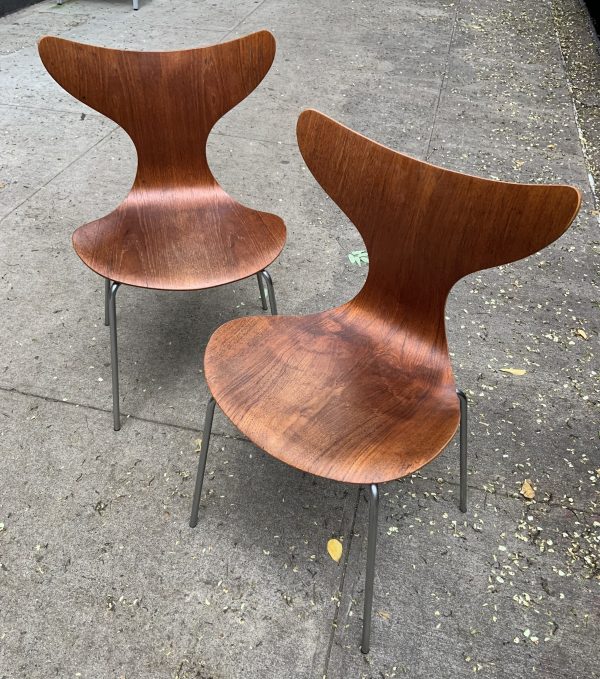 Arne Jacobsen Teak Seagull Chairs from the 1960s