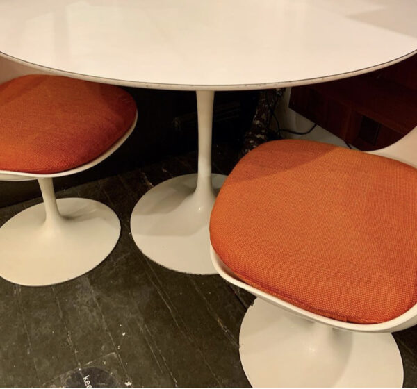 Knoll Tulip Table and Two Chairs by Eero Saarinen