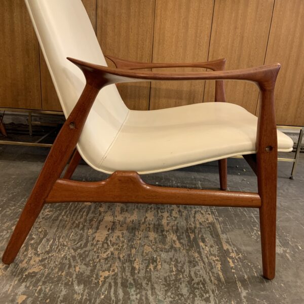 Arne Hovmand-Olsen Eazy Chair 240 for Mogens Kold in Teak & Leather