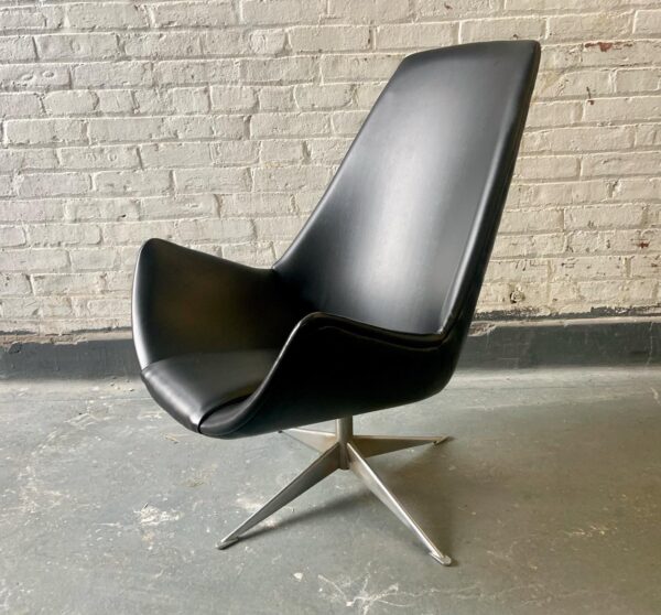 Futuristic Swiveling Lounge Chair from the 1960s