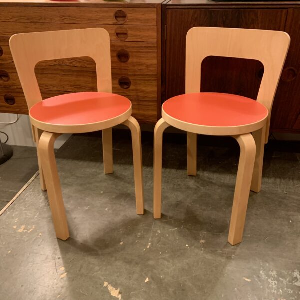 Alvar Aalto 65 Chair by Artek