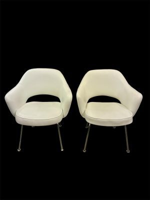Saarinen Executive Arm Chairs, Knoll